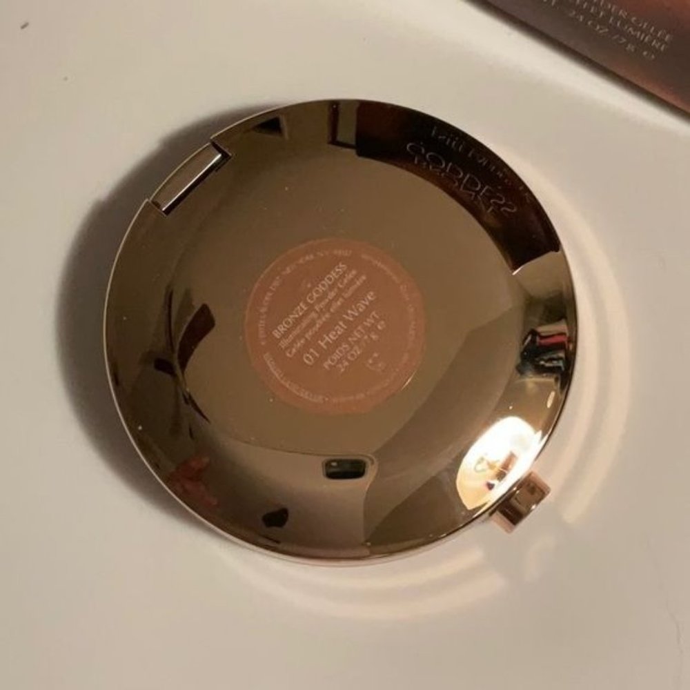 Estee Lauder Bronze Goddess HEAT WAVE Illuminating Powder Gelee NIB - Picture 4 of 4